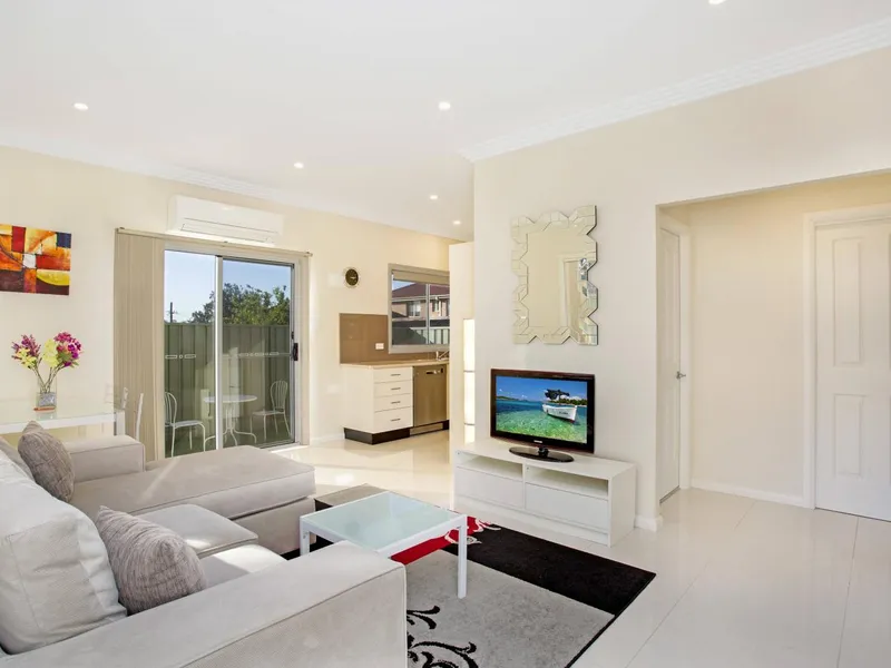 Modern 2 bedroom Fully Furnished Garden Villa