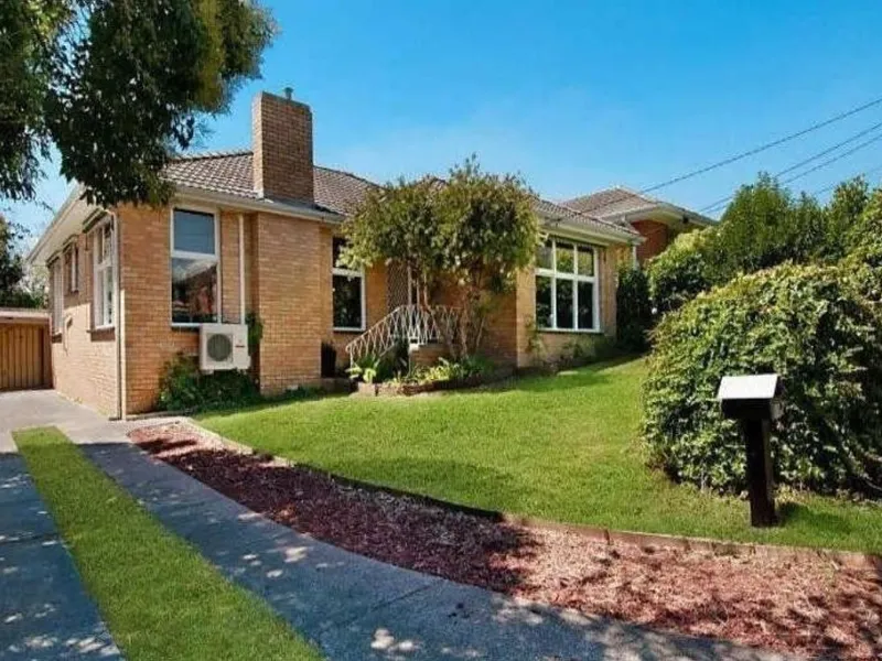 4 BEDROOM HOME IN FRANKSTON HIGH SCHOOL ZONE!