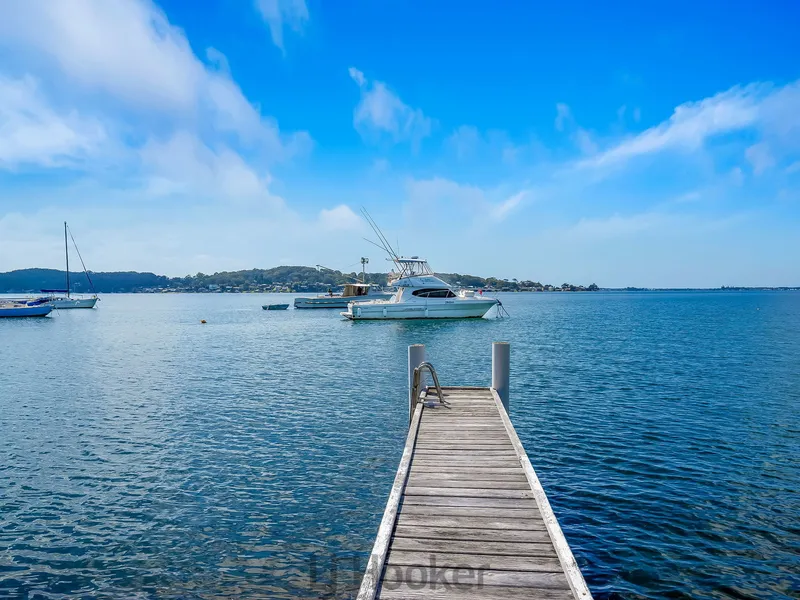ABSOLUTE WATERFRONT