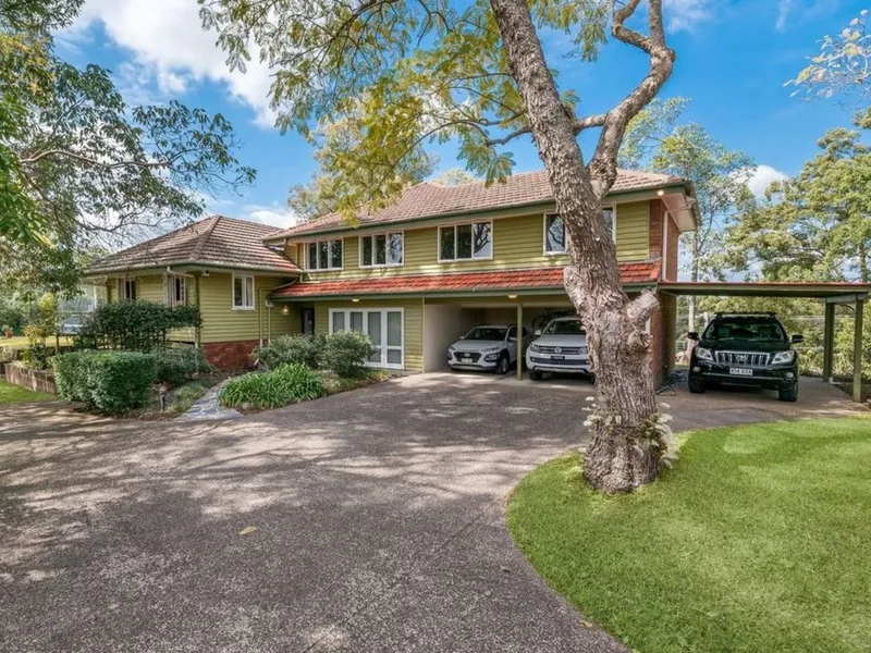 BEAUTIFUL FAMILY HOME ON 2714 SQM