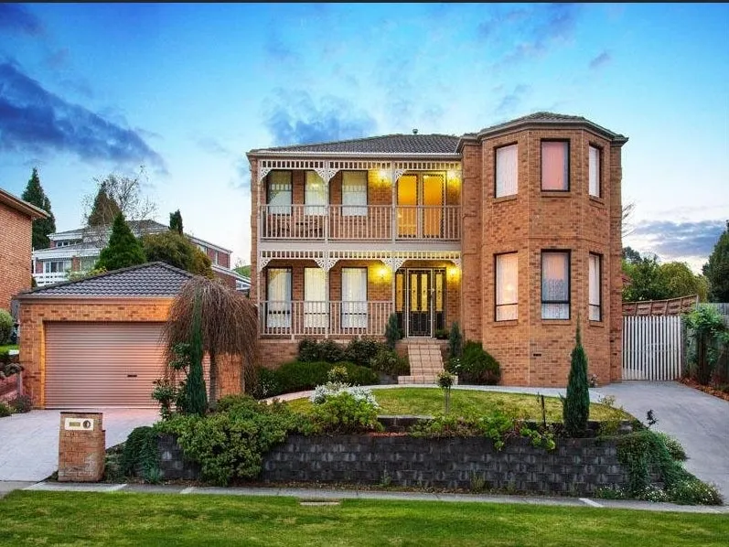 THE PERFECT FAMILY HOME WITH STUNNING DANDENONG RANGES VIEWS!