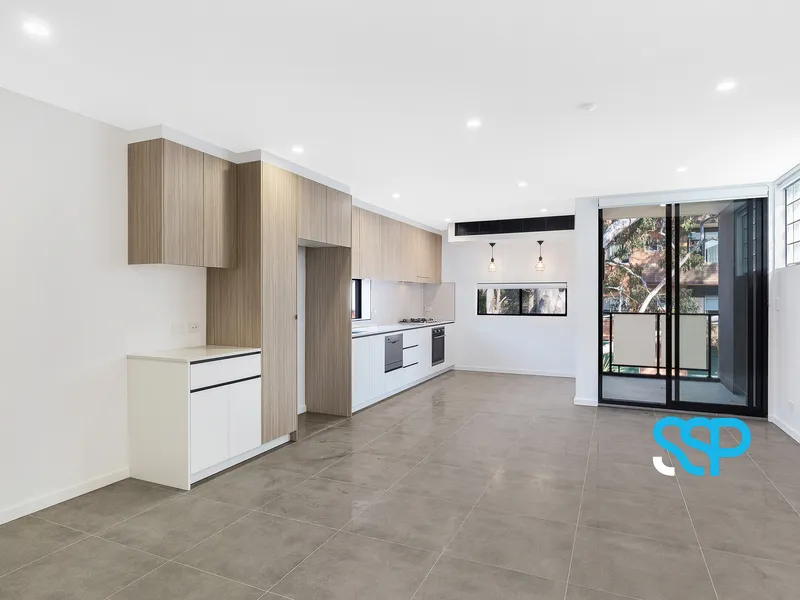 Top Floor Modern Studio Apartment 