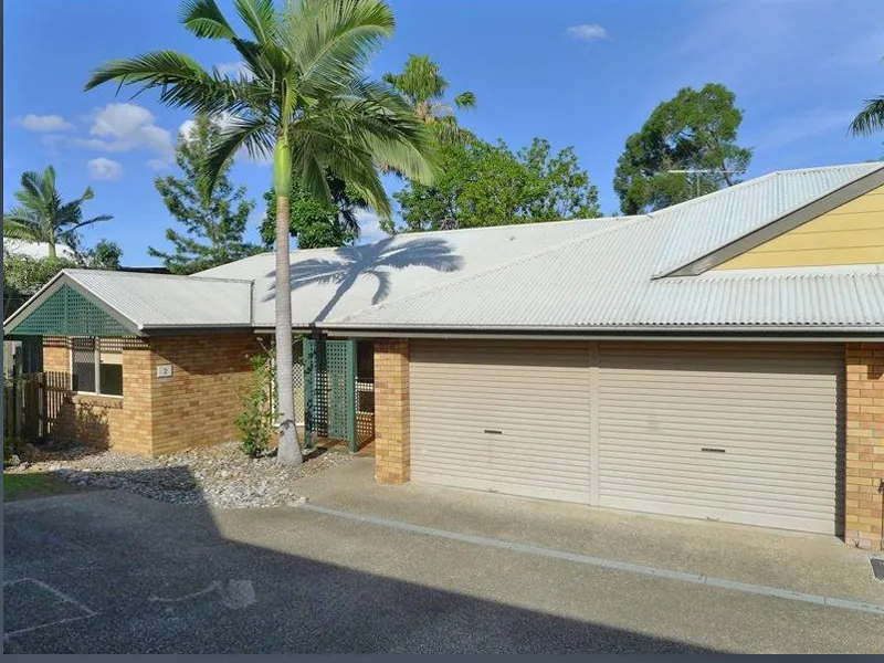 LOW SET 3 BEDROOM TOWNHOUSE