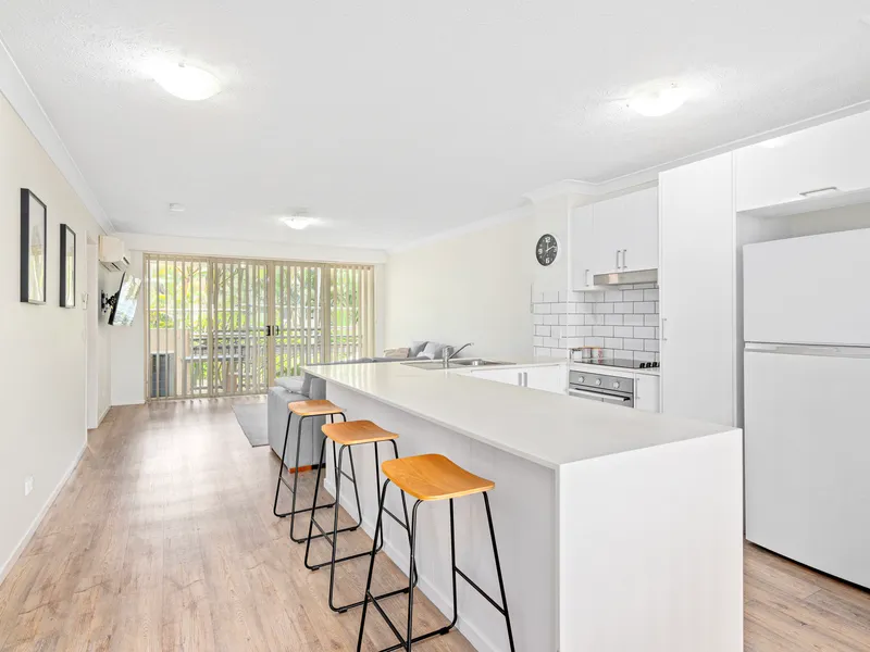 Must See Beachside Apartment!