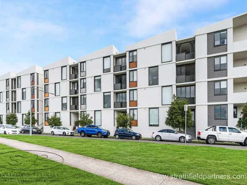 Stunning Spacious Apartment with River Views