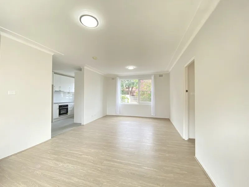 Peaceful Elevated Ground Level Unit Enjoys Chatswood Convenience