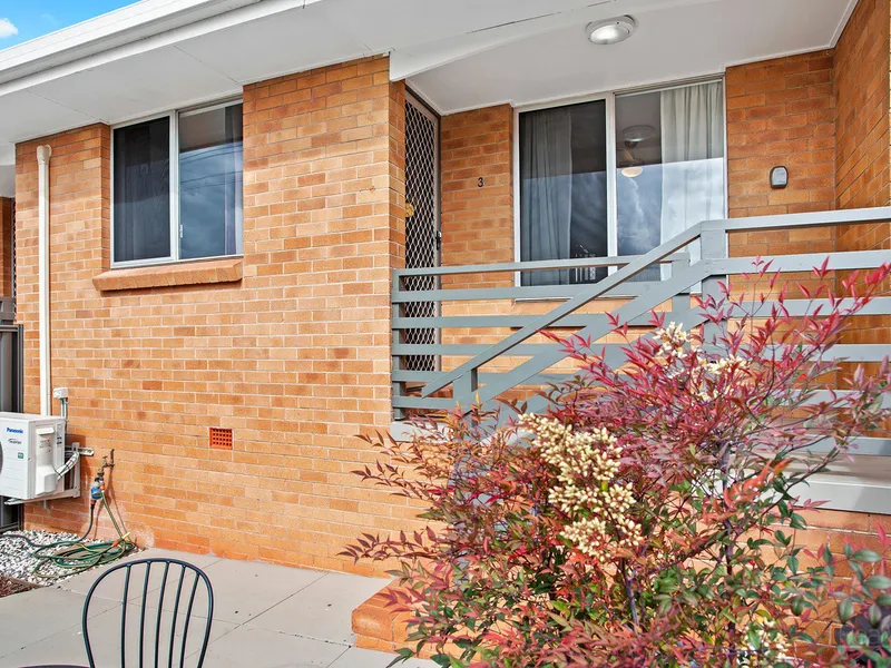 Convenience, Quality and class are all qualities of this contemporary, two-bedroom unit, located in a quiet cul-de-sac in South Toowoomba.