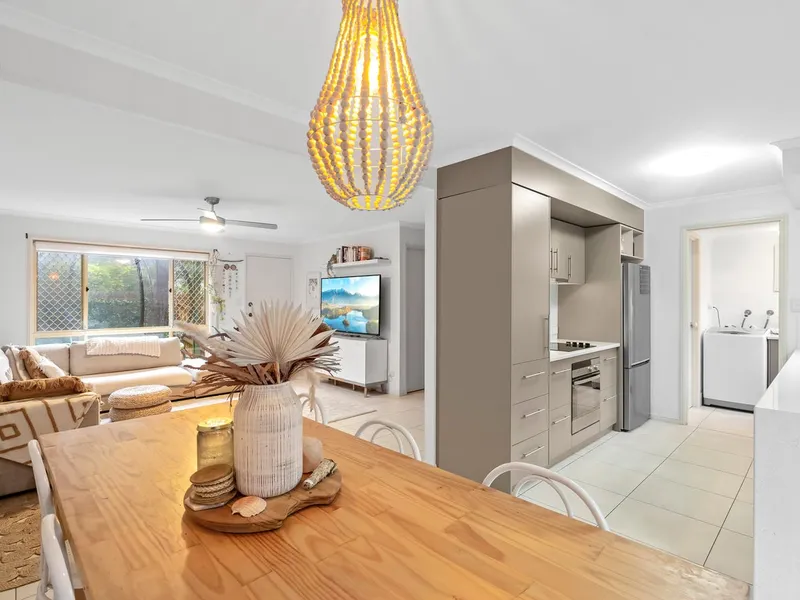 Modern Townhouse in Convenient Location