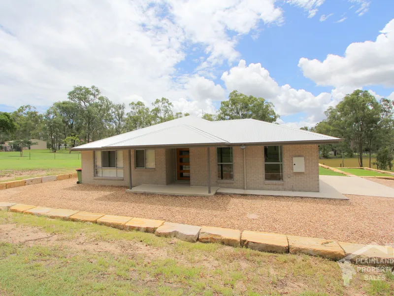 **AVAILABLE NOW ** Spacious Family Home with Multiple Living Areas AS NEW