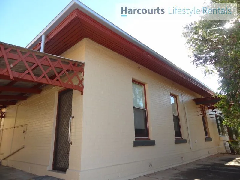 Amazing location 3 minutes from the sand