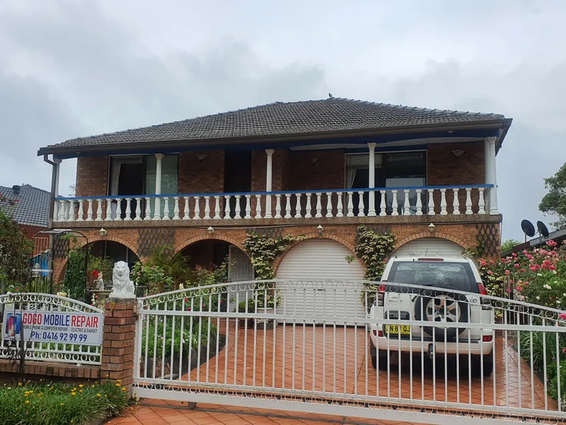 Very Clean & Tidy UPPER LEVEL HOME 