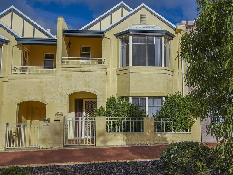 Awesome Two Storey Townhouse with Self Contained Granny Flat in Joondalup!
