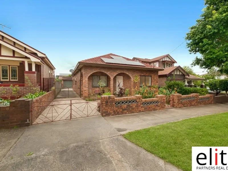 Full Brick Home and Location | Available 17/08/2023