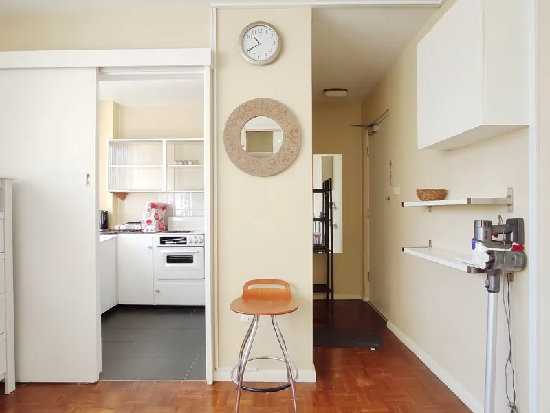 Fully Furnished 1-BED Apartment In A Fantastic Lifestyle Location including NBN Internet.  