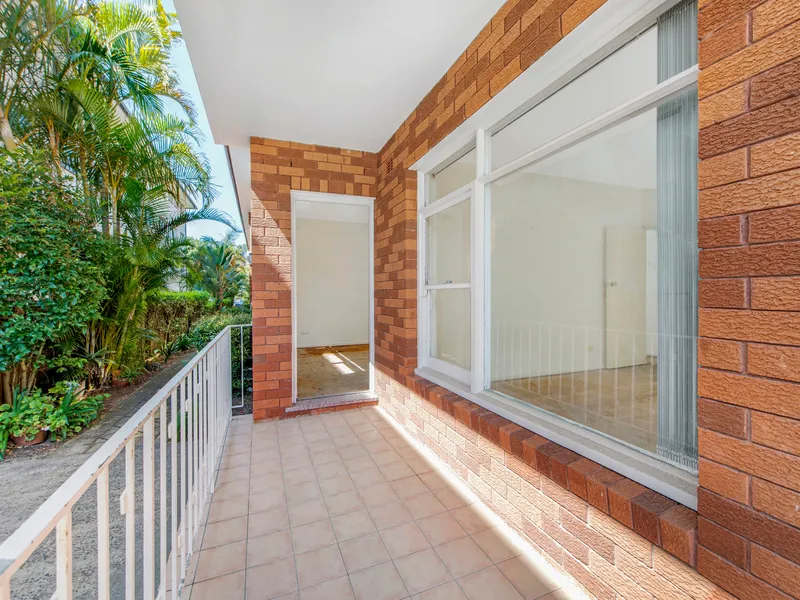 Absolute Blank Canvas just 150m to the beach