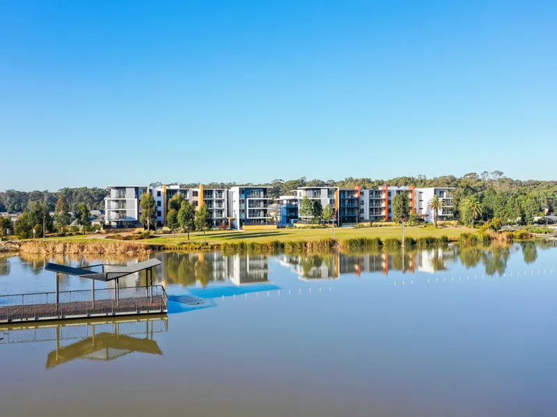 Brand new lakefront 3 bedroom apartment with 2 car spaces.  Un-interrupted lake views.  Close to Penrith CBD.   NOW COMPLETE & READY TO OCCUPY.
