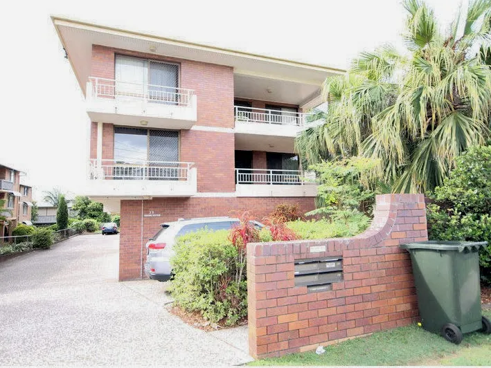 Extra Large Unit in Holland Park West