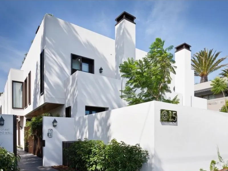 LUXURY 2 BEDROOM APARTMENT