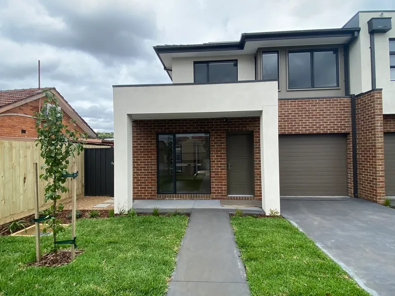 Near New & Architecturally Designed