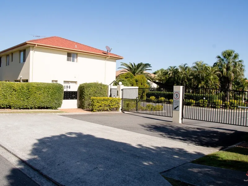 Walk to School! Sweet townhouse for Sale in Sunnybank Hills