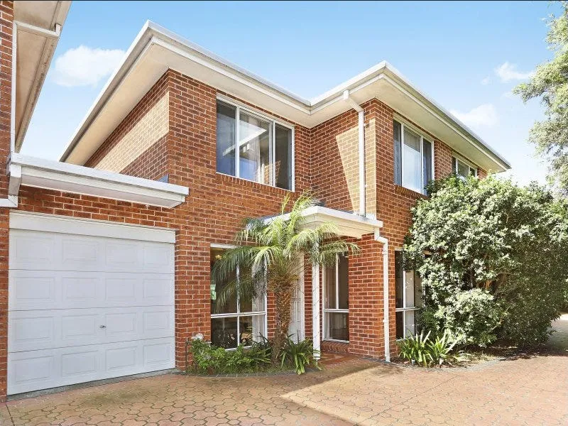 Double Brick Townhouse For Lease