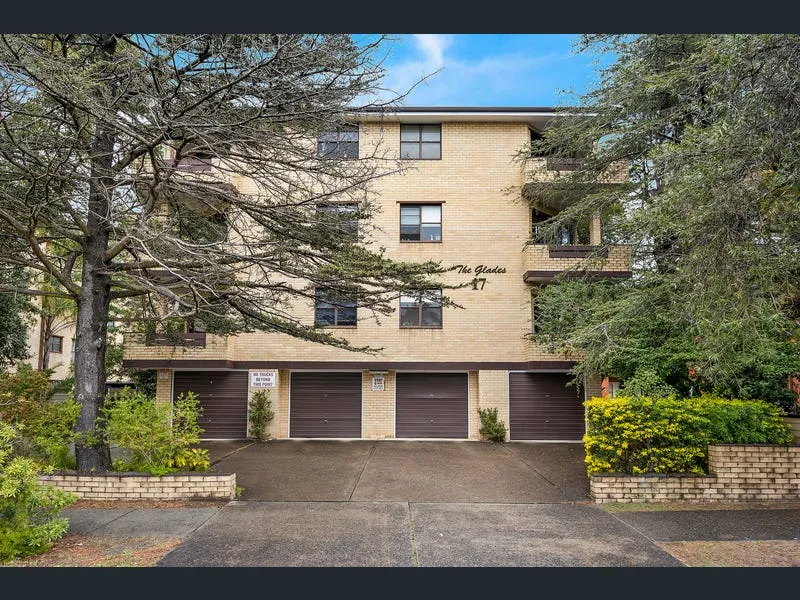 Large One Bedroom Beachside Apartment