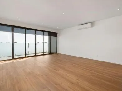 Perfectly Positioned 2 Bedroom Apartment **2 WEEKS FREE RENT**