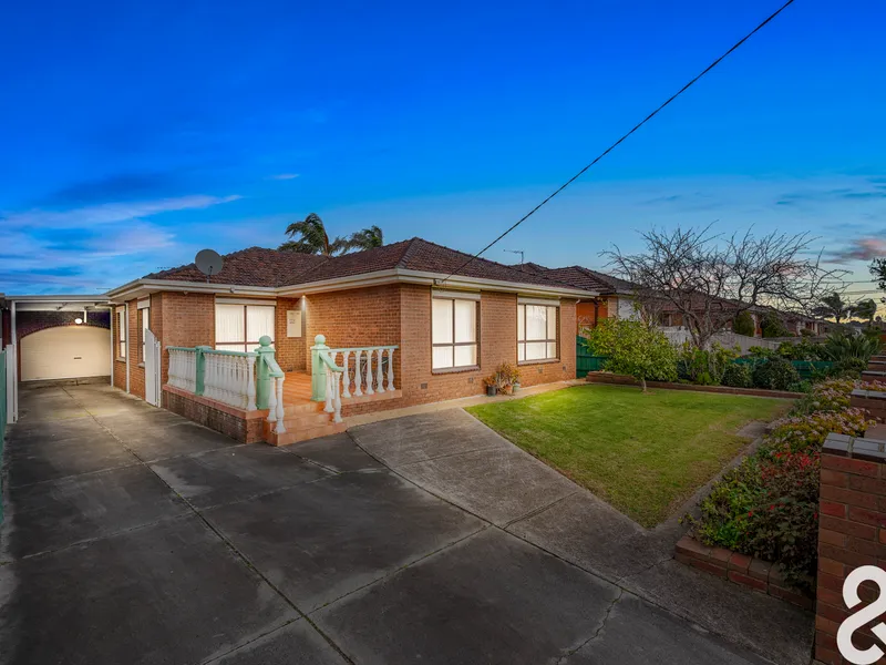 BEAUTIFUL FAMILY HOME- GREAT LOCATION