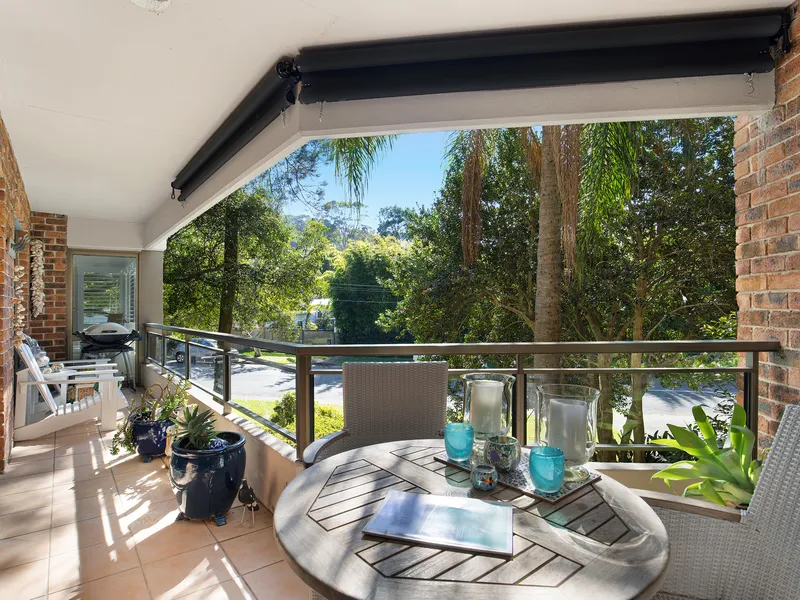 A Tranquil Haven With Leafy Outlooks On The Edge Of Newport Village