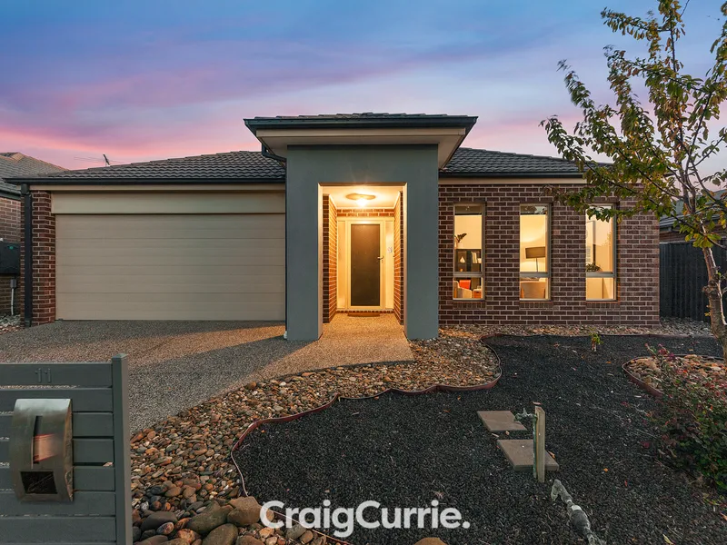 UNDENIABLE APPEAL - LAKESIDE DREAM!