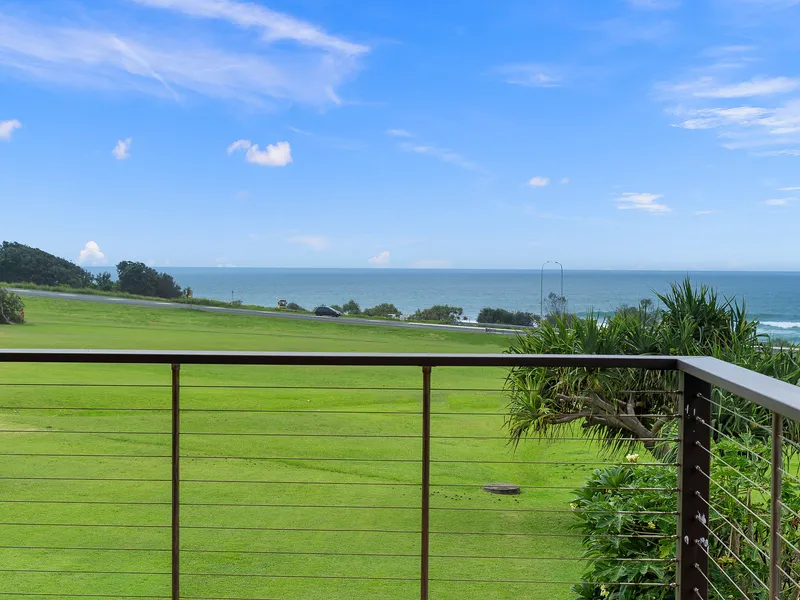 Gorgeous Family Home with Panoramic Views of Sharpes Beach