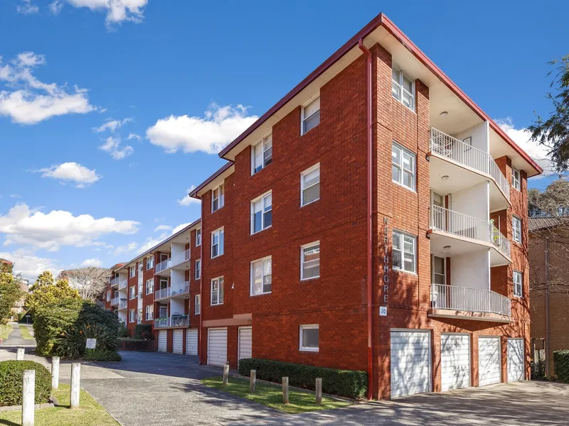 Close to schools, shops and train station