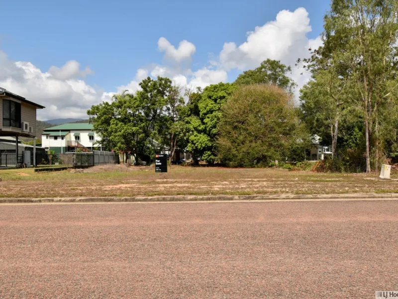 THINKING OF A SEA CHANGE? HERE IS YOUR OPPORTUNITY TO BUILD YOUR DREAM HOME