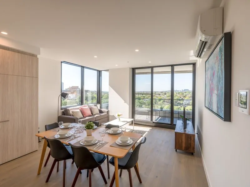 Park Front Two-Bedroom Two Bathroom Apt @ Box Hill