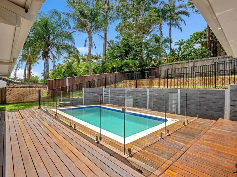 IMMACULATELY PRESENTED FAMILY HOME, PRIME, CENTRAL LOCATION IN HIGHLY DESIRABLE AREA