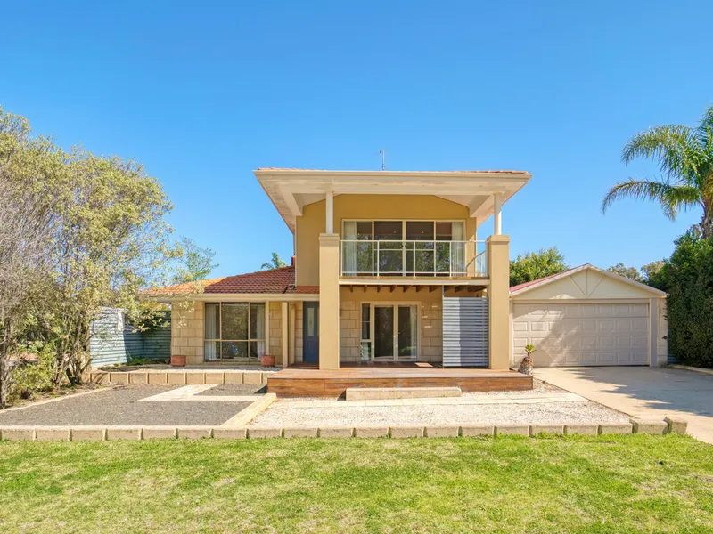 BREAK LEASE - STUNNER IN OLD HALLS HEAD WITH A POOL