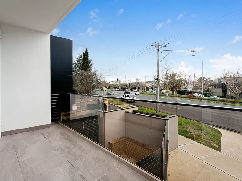 IMMACULATE & LUXURIOUS TWO BEDROOM, TWO BATHROOM APARTMENT WITH TRANSPORT AT YOUR DOOR! | HODGES CAULFIELD