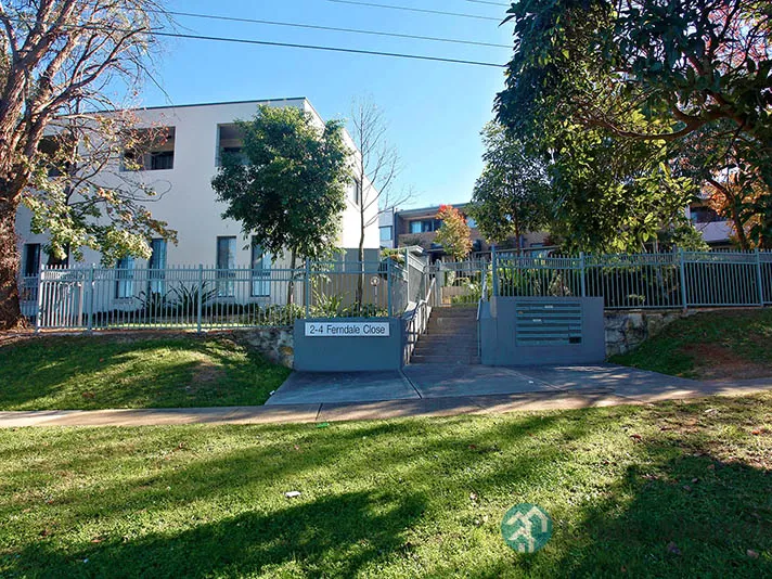 Modern Four Bedroom Townhouse!