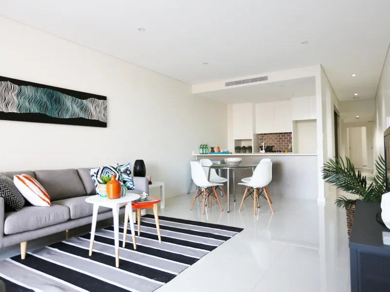MODERN 2 BED + STUDY IN THE HEART OF HURSTVILLE