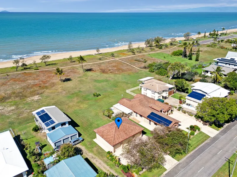 1012m2 – Absolute Beachfront Block with Impressive Brick and Tile Shed