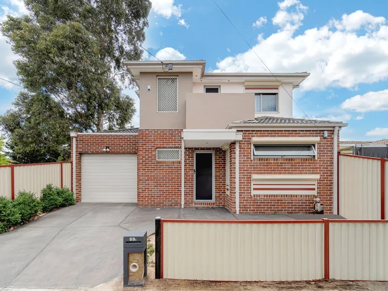 Street Facing Townhouse Packed With Extras!!!