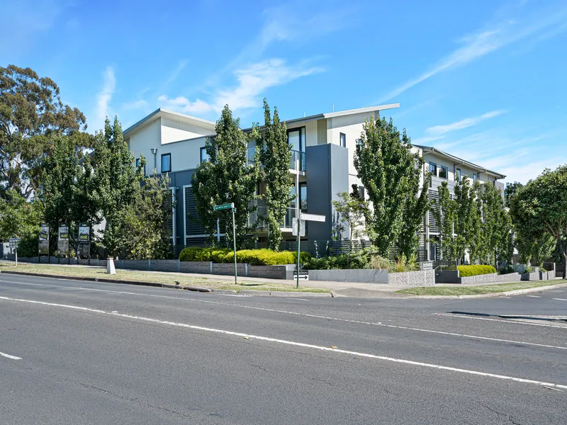 2 Bedroom Apartment with a single garage