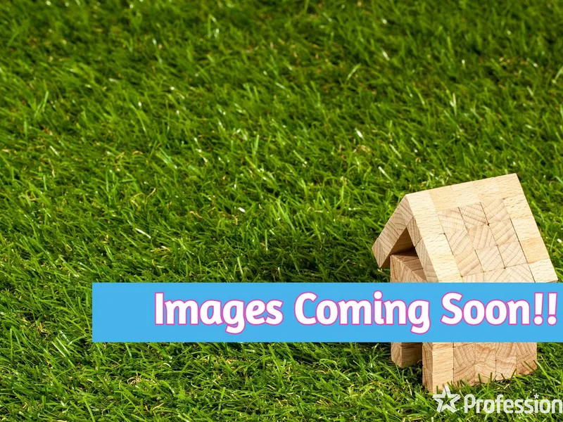 Prestigious The Avenues Estate - An Absolute Must See!