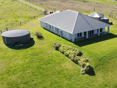 FOUR BEDROOM RURAL GEM ONLY A FEW MINUTES FROM TOWN AND HORIZON VIEWS