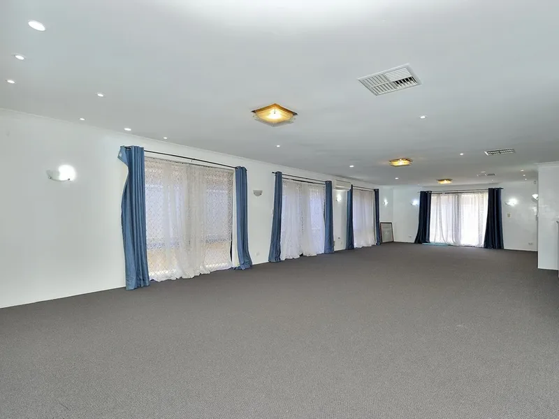 SPACIOUS FAMILY HOME 