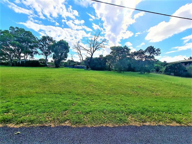 Large 728m2 Block Off Canaipa Point Drive
