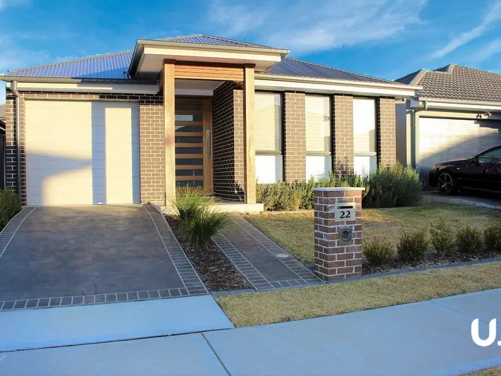 Executive style 4 bedroom home plus study nook!