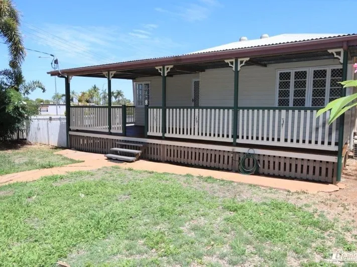 SOUND HOME - POOL - SHED - TEENAGE RETREAT