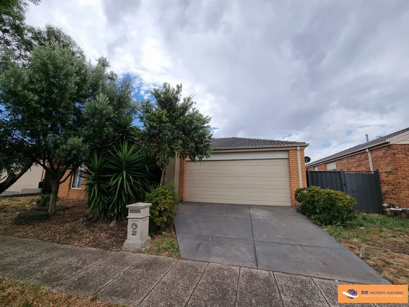 21 CONONDALE Street 4BEDS 2BATHS 2CAR
