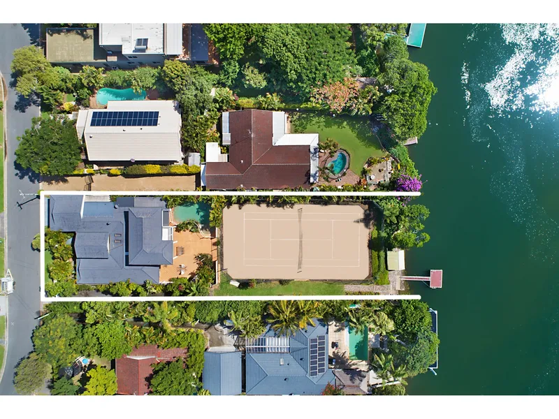 water front 26 karina crest broadbeach waters